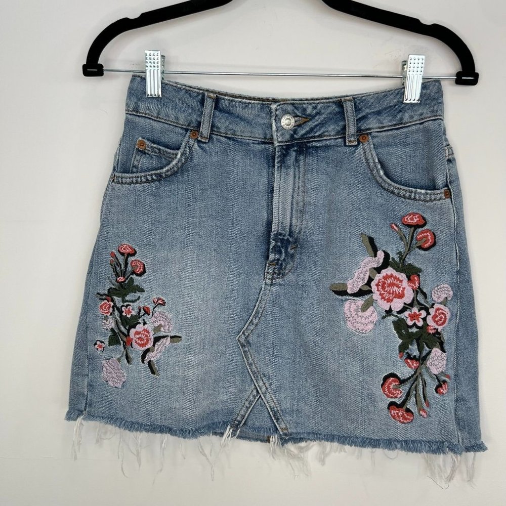 Topshop Moto Floral embroidered denim skirt, Size 4